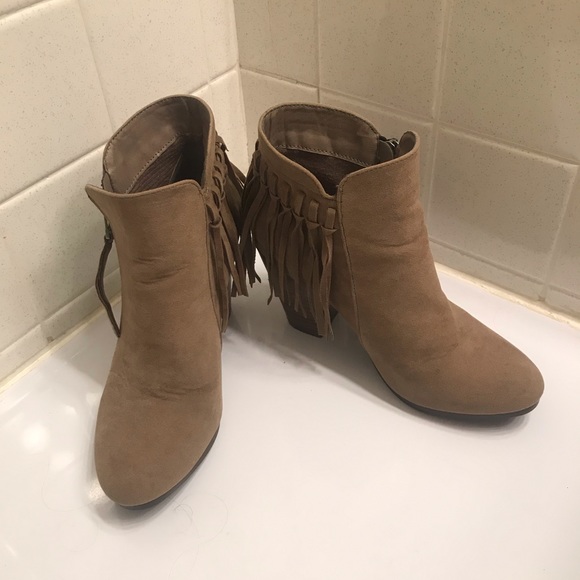 Breckelles Shoes - Taupe Fringe Booties